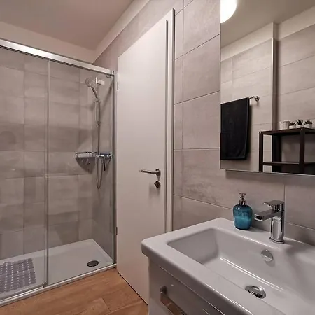 Experience The Loft! Loft 18, Downtown, Near The Free Parking Available *